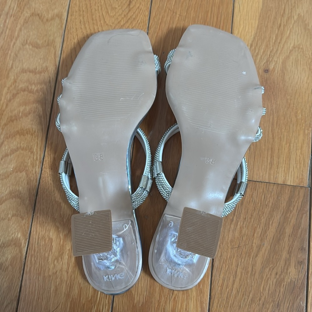 Women's Silver Heels - Picture 6 of 6